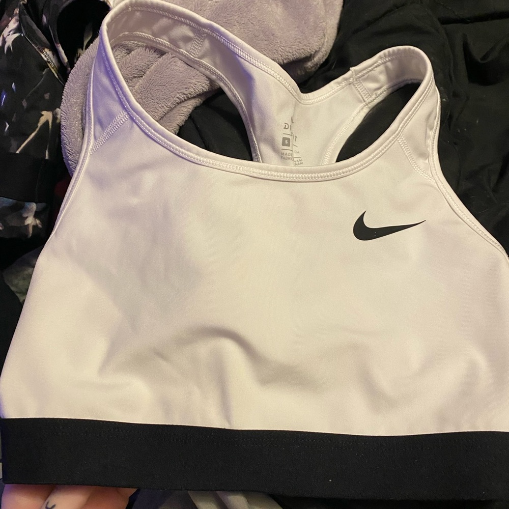 womens nike sports bra